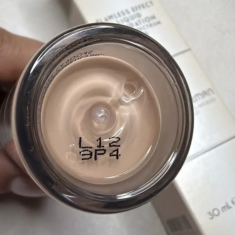 Merle Norman Flawless Effect Liquid Foundation Shade L12 SPF 15 NIB / Fresh,